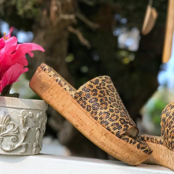 Stuart Weitzman Women's Leopard Platform Slide - Picture 1 of 14